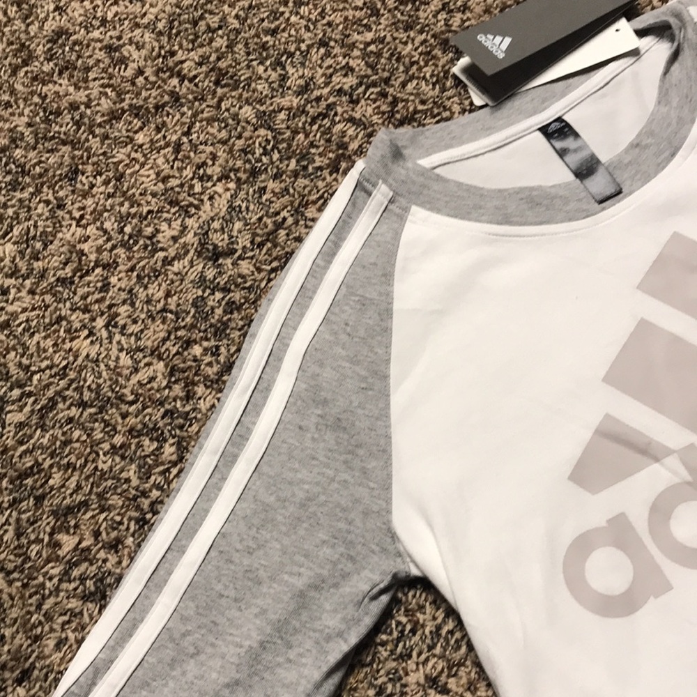 🐠Adidas Woman’s Baseball Three Stripe Baseball Tee Size XS | NWT! - Picture 3 of 4